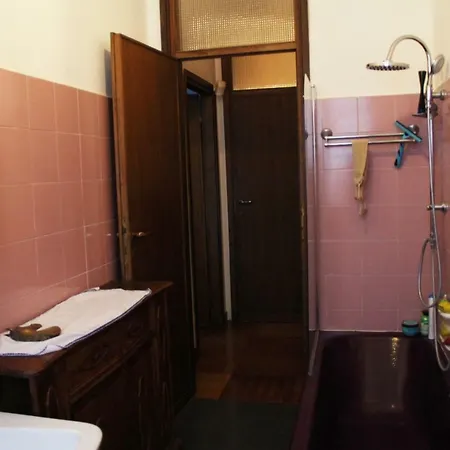 Big In Center Quarto em Acomodações Particulares *